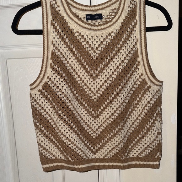 GAP Crochet Tan and Cream Knit Sweater Vest - Picture 6 of 9